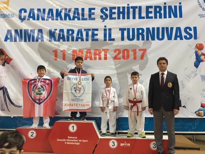 Çanakkale Şehitleri için tatamiye çıktılar