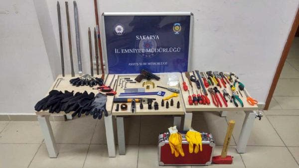 Hırsızlık suçundan 24 kaydı vardı, yakalandı!