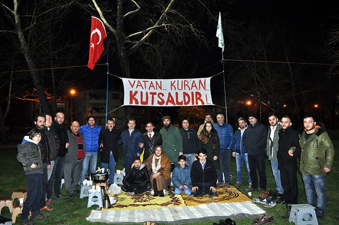 Demokrasi nöbetine 8 aydır devam ediyorlar