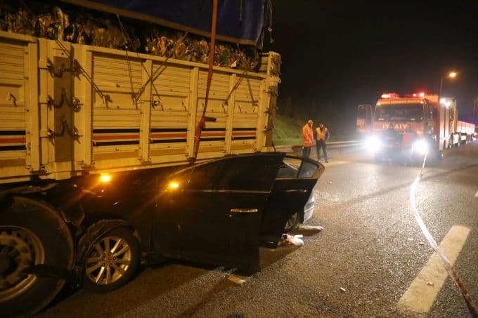 Hendek'te feci kaza: 1 ölü, 6 yaralı