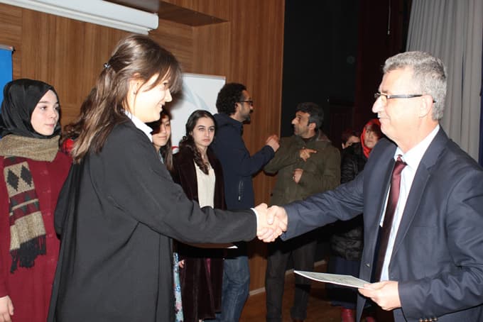 Hayallerini sahneye taşıdılar