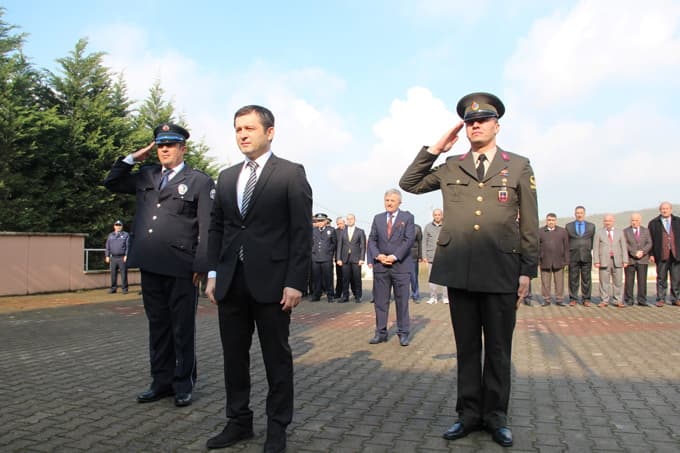 Ferizli Çanakkale Zaferi için tören düzenledi