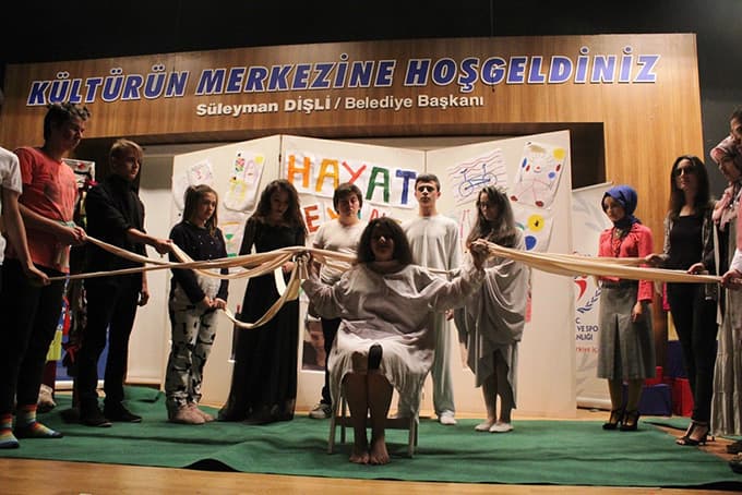 Hayallerini sahneye taşıdılar