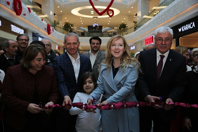 ''Emeğin El İzleri'' sergisi açıldı