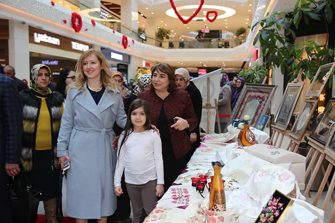 ''Emeğin El İzleri'' sergisi açıldı