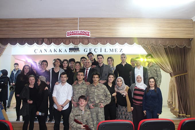 Gençlerden Duygu Dolu Anma Programı