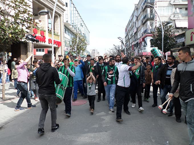 Tatangalar'dan maç öncesi destek yürüyüşü