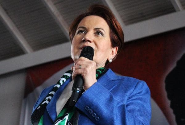 Meral Akşener Sakarya'ya geldi