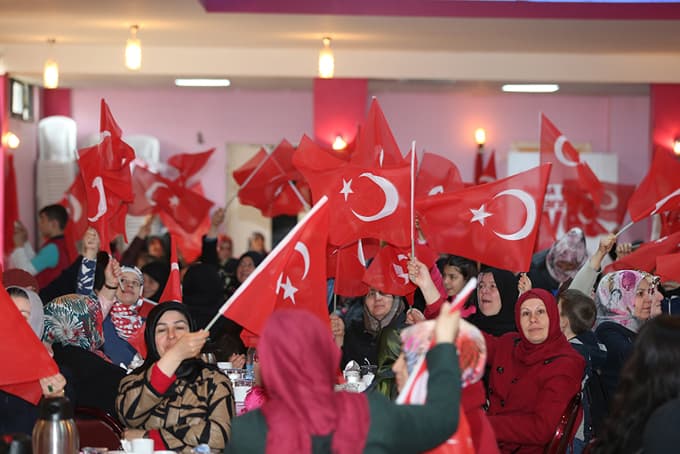 ''Kadın toplum hayatının önemli bir parçasıdır''