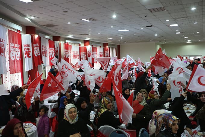 Toçoğlu, Akyazı'da programa katıldı