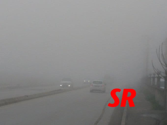 Yoğun sis nedeniyle göz gözü görmedi