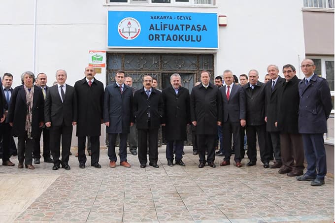 Vali Coş, bisiklet dağırım törenine katıldı
