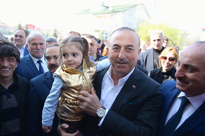 Dışişleri Bakanı Mevlüt Çavuşoğlu Sakarya'ya geldi