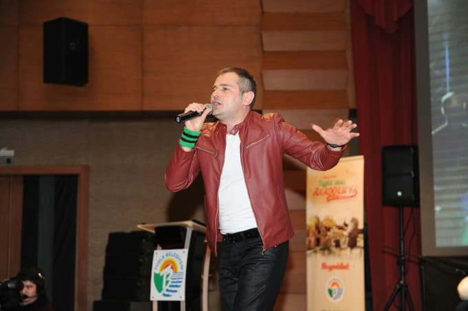 Akif Yener İstanbul'da coşturdu