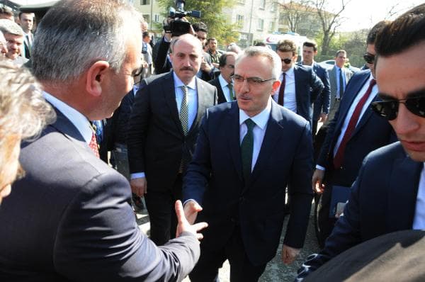 Maliye Bakanı Sakarya'ya geldi