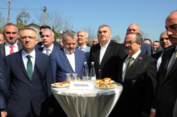 Maliye Bakanı Sakarya'ya geldi