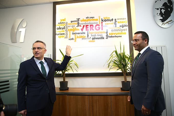 Maliye Bakanı Sakarya'ya geldi