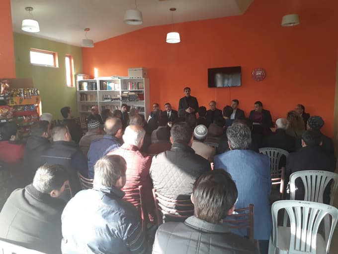 AKP, mahalle sakinleriyle buluşmaya devam ediyor