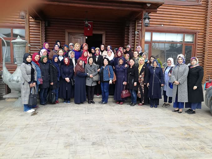 AKP Kadın Kolları'ndan Hendek ziyareti