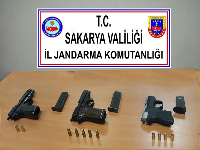 Gelen ihbarla kaçak silah ele geçirildi