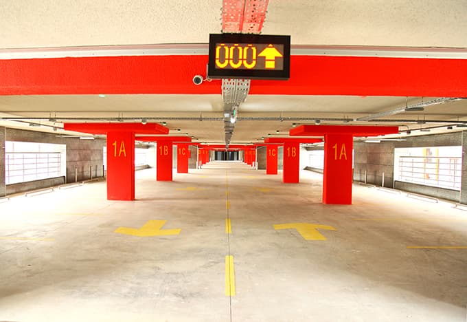 Şehrin ilk katlı otoparkı hizmete açıldı