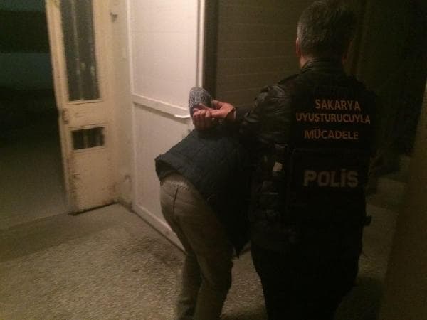 Cadde üzerinde uyuşturucu takibi