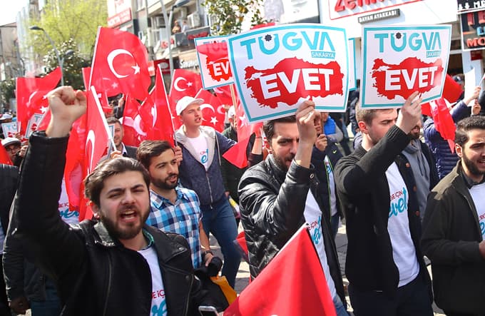 Çark Caddesi'nde ''Evet'' için yürüdüler