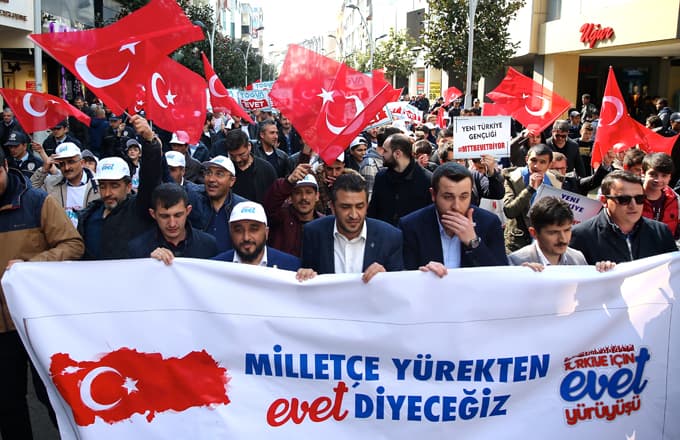 Çark Caddesi'nde ''Evet'' için yürüdüler