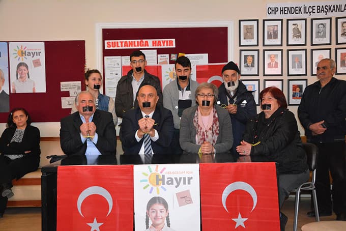CHP'lilerden ilginç protesto
