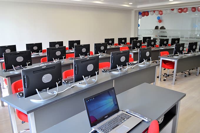 Türkiye'nin İlk Bulut Tabanlı SAP Laboratuvarı SAÜ'de Açıldı