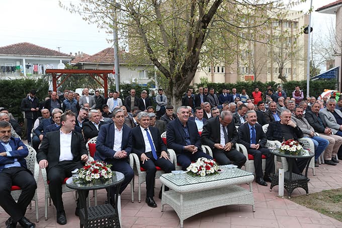 ''Derdimiz millete hizmet''