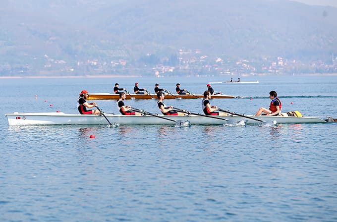 Türkiye Kürek Kupası yarışları Sapanca'da başladı