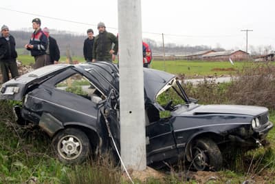 Kaygan Yol, Az Kalsın 2 Kişinin Canına Mâl Olacaktı