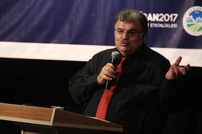 "Son nefesimize kadar okumalı ve araştırmalıyız"