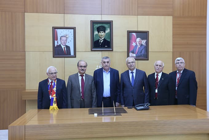 Toçoğlu, çocukları makamında ağırladı 