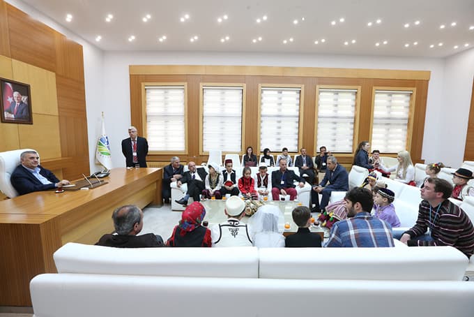 Toçoğlu, çocukları makamında ağırladı 