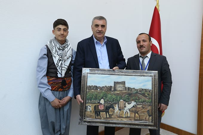 Toçoğlu, çocukları makamında ağırladı 