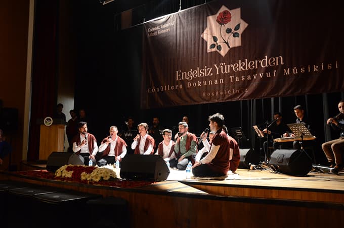 Öğrencilerden tasavvuf konseri