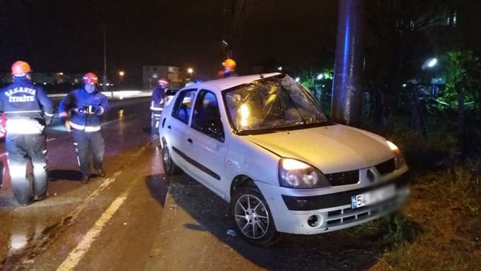 Adapazarı'nda kaza! 3 yaralı