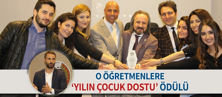 Yahya ve Mehmet öğretmene ödül verildi