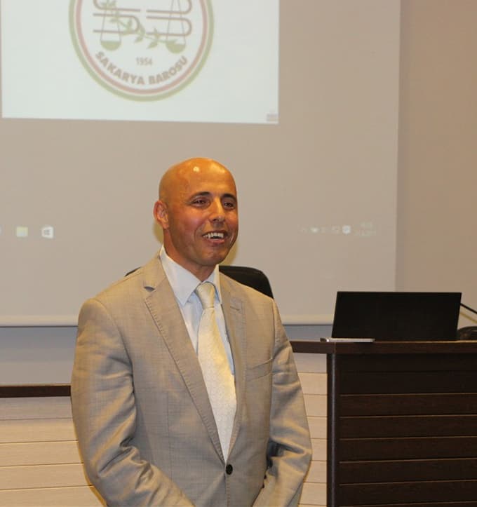Yahya ve Mehmet öğretmene ödül verildi