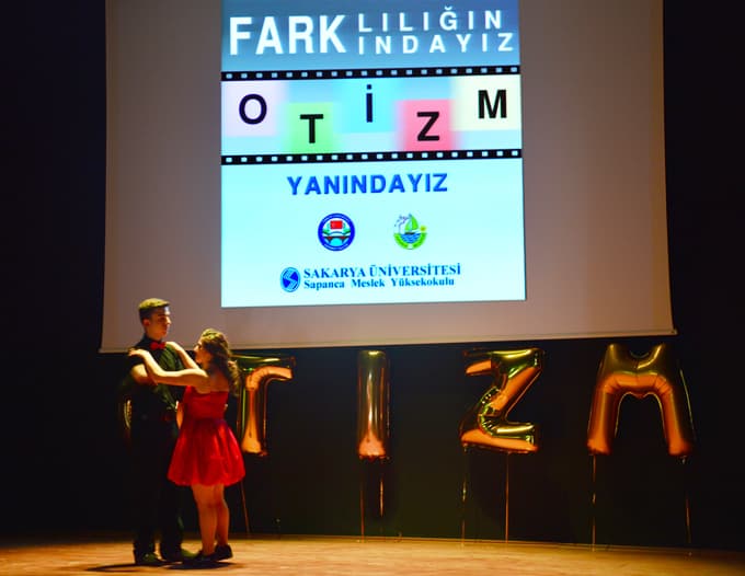Otizm farkındalık için Sapanca'da bir araya geldiler
