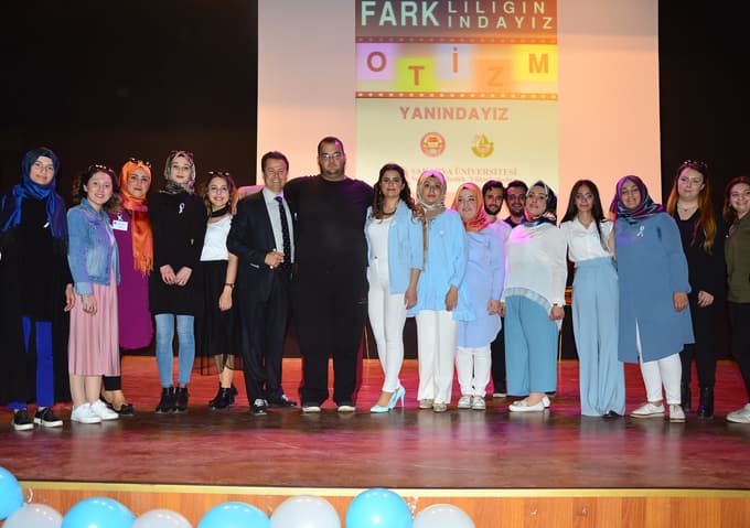 Otizm farkındalık için Sapanca'da bir araya geldiler