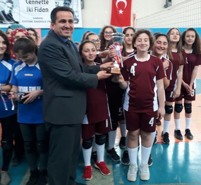 Karasu'da Okul Sporları Şampiyonları belli oldu