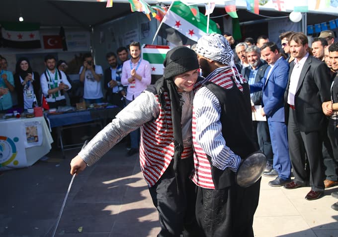 56 ülkeden gelip ülkelerini tanıttılar