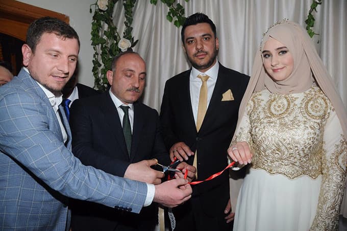 Ak Parti'de nişan heyecanı