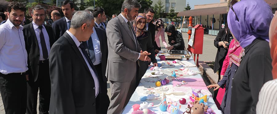 KYK öğrencilerinden yıl sonu sergisi