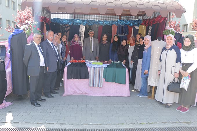 KYK öğrencilerinden yıl sonu sergisi