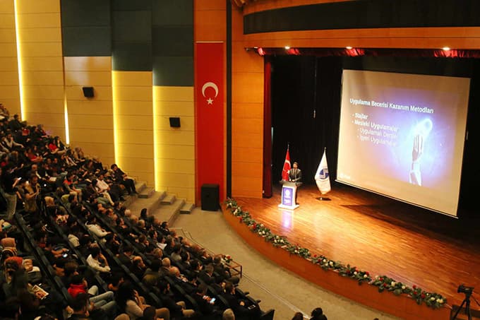 Abbas Güçlü, Sakarya'ya geldi