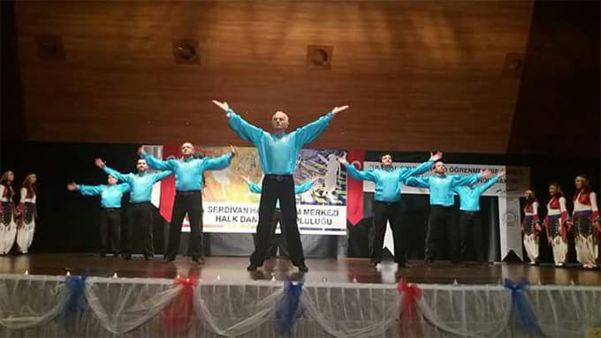Serdivan Halk Oyunları Şenliği coşturdu